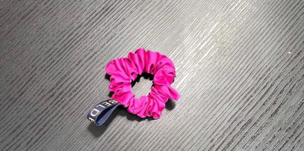 Get 7 Luxe Silk Hair Scrunchies - Image 4