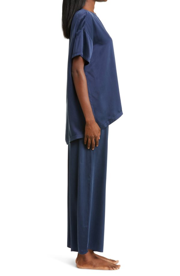 Chic Comfort Silk Lounge Set - Image 2
